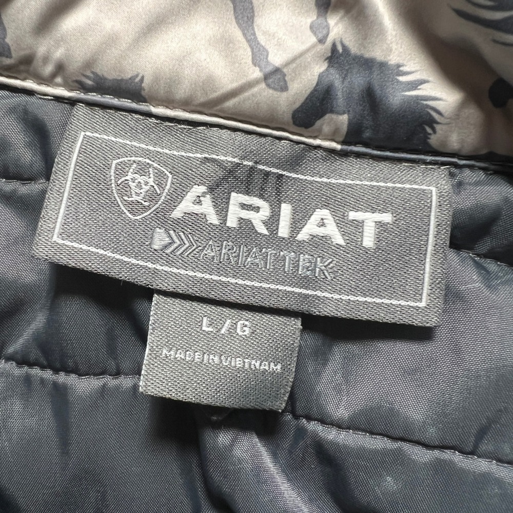 Ariat Tek Wind Water Puffer Vest Wild Horse Print Gray Size L Equestrian Western - Picture 7 of 8